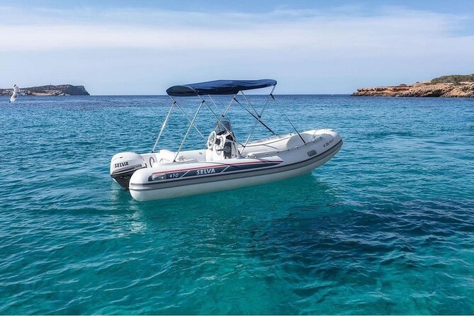 Boat rental for 6 people. No license required. - First Things First: The San Antonio Departure Flow