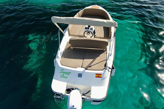 Boat Rental Without License in Ibiza and San Antonio - Why a without-license boat rental works so well in Ibiza