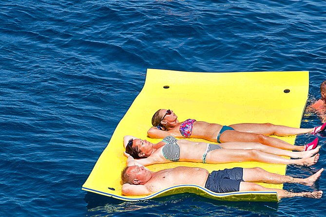 Cala Salada and Unspoiled North Beach Tour. Snorkelling and Aquarium - Stop 3: Cala Saladeta Beach Time