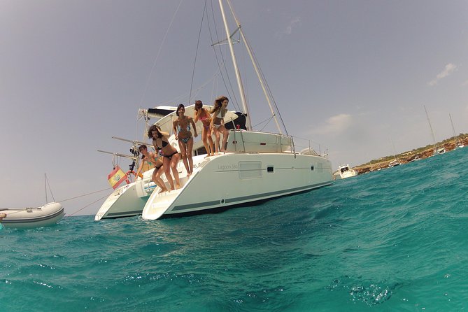 Calo des Mort Private Catamaran Tour - The included cooler, bring-your-own food, and staying comfortable