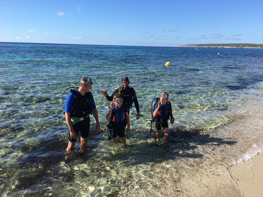 DISCOVER THE UNDERWATER WORLD, Scuba Diving Experience - Where this happens: Orcasub Formentera and the “baptism” format
