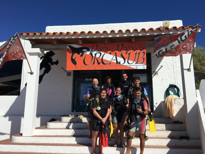 DISCOVER THE UNDERWATER WORLD, Scuba Diving Experience - Group size and language support: why up to 6 people matters