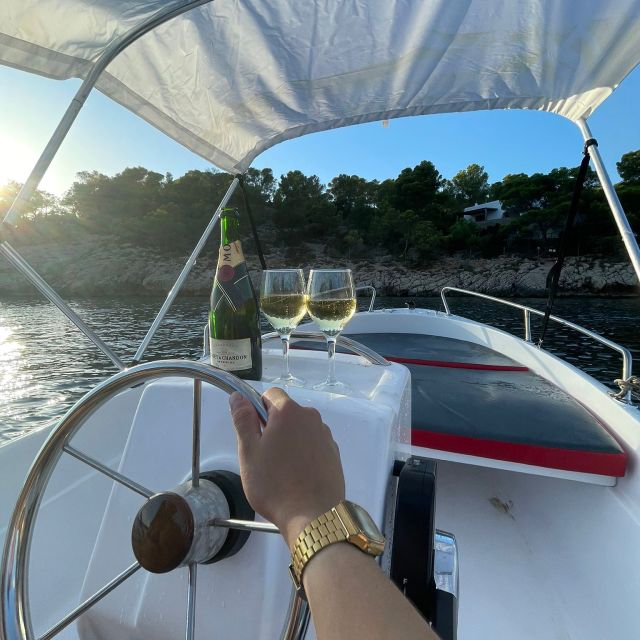Explore Ibiza's Hidden Coves: No-License Boat Rental - Language and vibe: private group, and what to expect in English