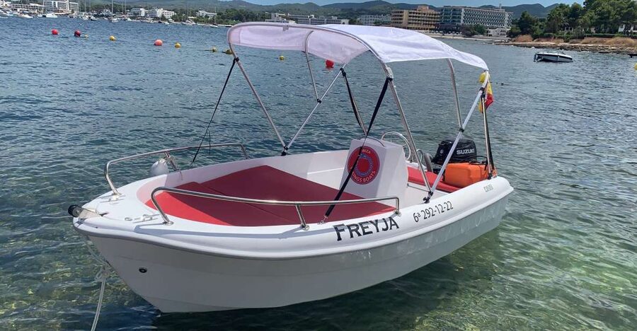 Explore Ibiza's Hidden Coves: No-License Boat Rental - Why a no-license boat makes Ibiza feel personal