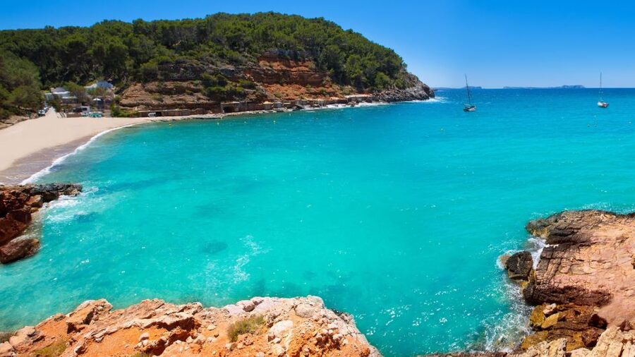 Explore Ibiza's Hidden Coves: No-License Boat Rental - Routes along the coast: north versus south coves