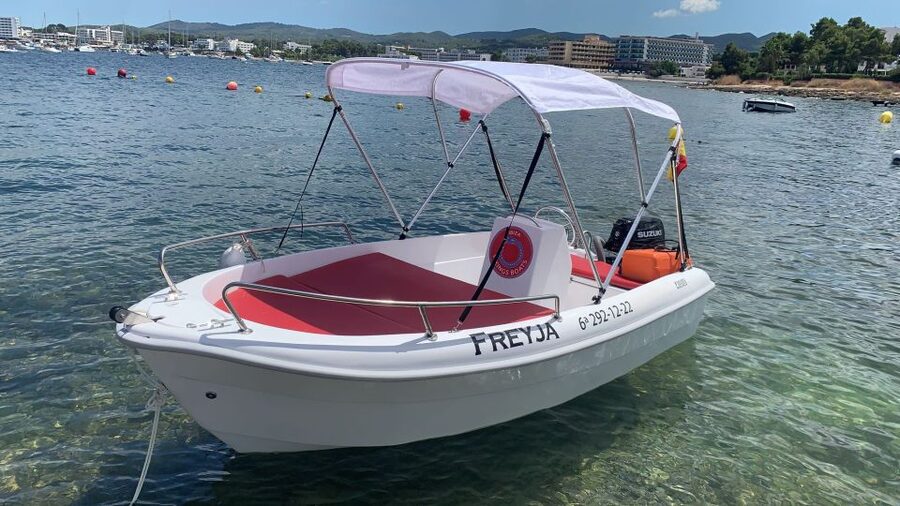 Explore Ibiza's Hidden Coves: No-License Boat Rental - Cala Salada: the final anchor window