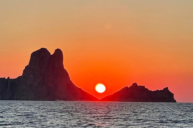 Full-Day Private Sailboat Tour of Ibiza and Formentera - Playa de Ses Illetes: the beach hour that makes it worth it