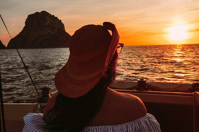 Half Day Private Sailing Cruise in Ibiza - Platja des Jondal: the first 30 minutes sets the mood