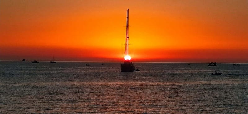 Ibiza: Beaches and Caves Instagram Boat Tour - Practical Tips for Better Photos and Easy Paddling