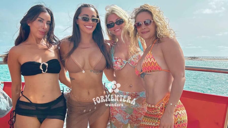 Ibiza: Boat Trip to Formentera with Open Bar and Paella - Paella, open bar, and BBQ choices: how the included food works