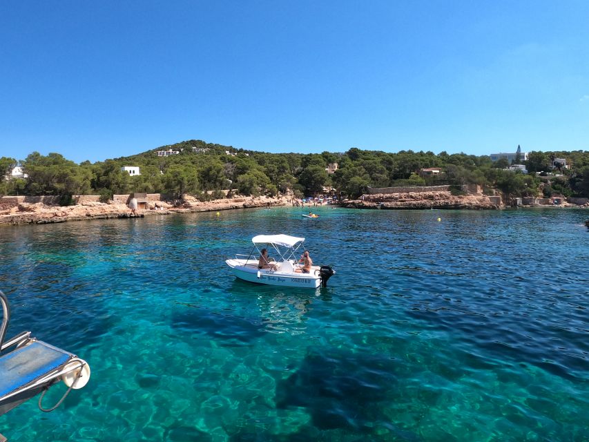 Ibiza: Boat Trip to Margaritas Islands and Aquarium Ticket - San Antonio’s 3-hour route: why the timing works