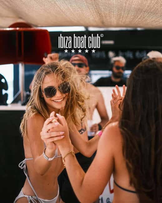 Ibiza: Bottomless Brunch at Ibiza Boat Club with Drinks & DJ - The social side: meeting people without losing the Ibiza vibe