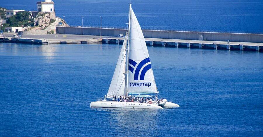 Ibiza: Catamaran Cruise to Formentera with Meal and Drinks - The Role of the Crew and Guide: Tina’s Coast Explanations