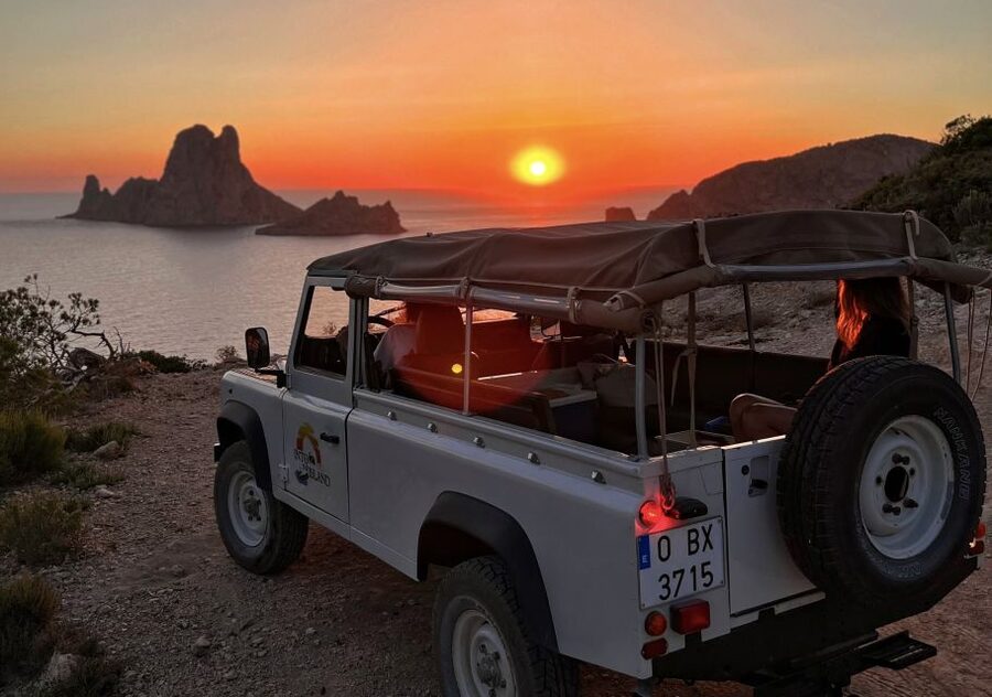 Ibiza: Combo Boat Trip, 4x4 Safari and Es Vedra Sunset Hike - Land Rover off-road safari: viewpoints that feel like secret routes