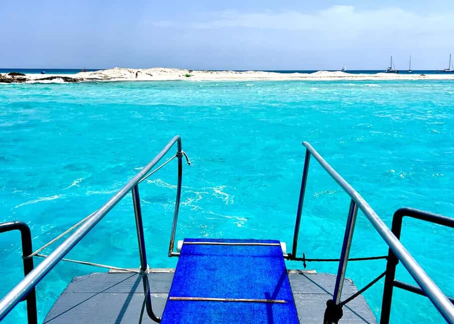 IBIZA excursión marítima Illetas con paella y bebidas - Sailing the southern coast: the views you actually remember