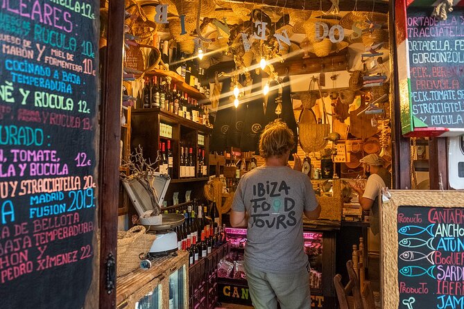 Ibiza Food, Drink & Culture Tour - Drinks, Wine, Beer, and Water: How the Tour Covers the Evening
