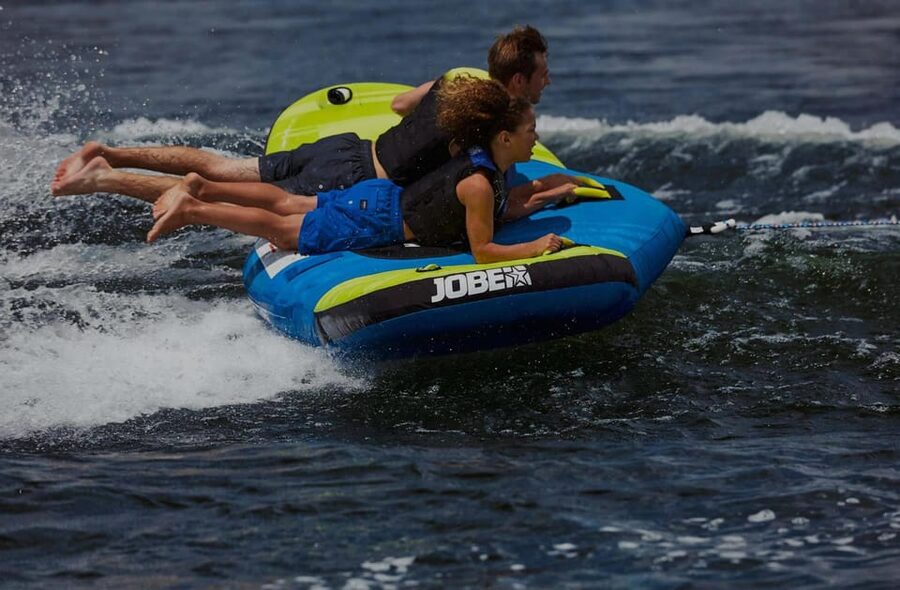 Ibiza: Get ready to fly over the sea with Air Stream! - The safety briefing, life jacket, and instructor handoff