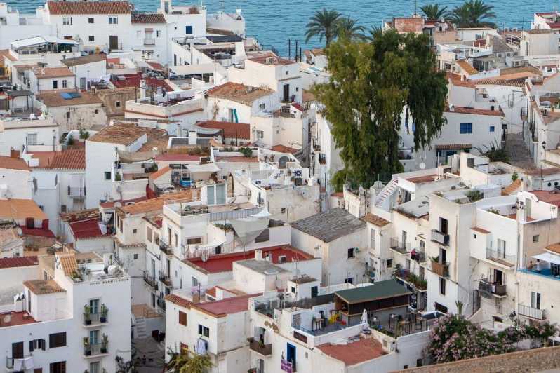 Ibiza old town Private Guided Walking Tour - Start at Mercat Vell and build a simple game plan