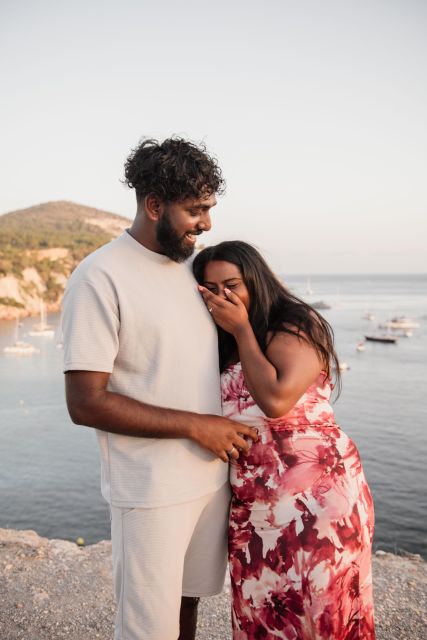 Ibiza: Photoshoot at Es Vedrá panoramic viewpoint & sunset - A photographer who helps you look like you, not like a mannequin