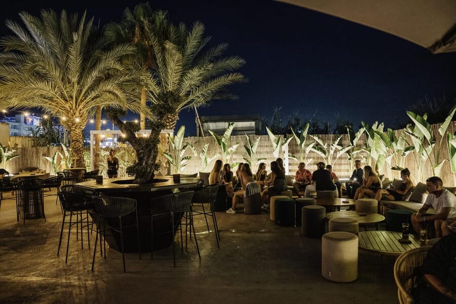 Ibiza: Pre-Party at Tantra w/ Premium Open Bar & Club Ticket - What to wear in Playa d’en Bossa (no sandals or flip-flops)