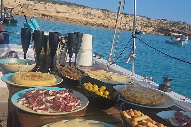 Ibiza: Private Sailboat with Tapas, Open Bar & Music - Private doesn’t mean complicated: what up to 12 feels like