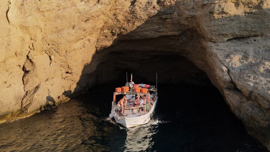 Ibiza: Scenic Cruise with Tapas and Drinks - The 3.5-Hour Timing: How the Day Stays Relaxed