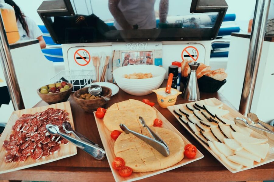 Ibiza: Scenic Sunset Cruise with Tapas and Drinks - Tapas and drinks: why the food matters more than you’d think