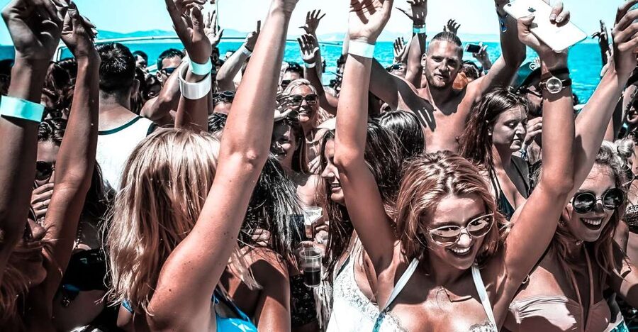 Ibiza: Sunset Boat Party at Ibiza Boat Club with Open Bar - VIP sun beds: first come, first served (so don’t wait)
