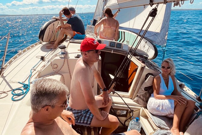 Ibiza to Formentera & Espalmador Sailing with a Small Group - Sailing Back to Cala Jondal: The Feel-Good Finish