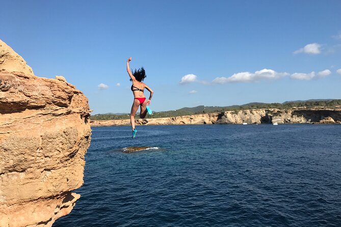Jeep Wrangler Tour Ibiza - Sa Caleta: the enclosed fishermen bay for snorkeling time