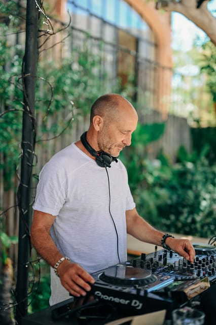 Learn to mix with a professional DJ in Ibiza - Key highlights I’d prioritize