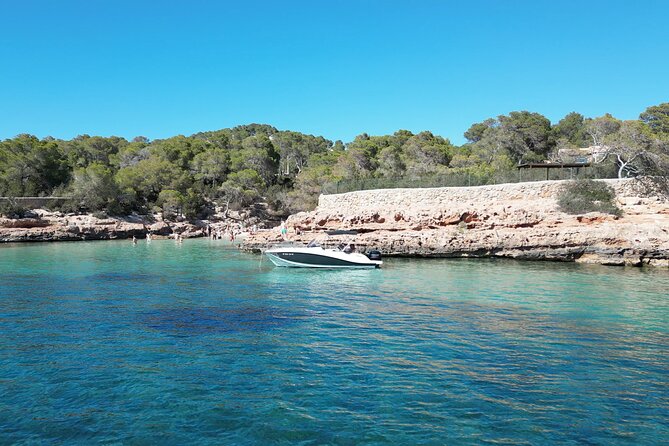 Private Boat Tour of San Antonio with Paddel surfing and Snorkeling - Sa Figuera Borda and the Cala Bassa Cave: where the trip adds something beyond beach time