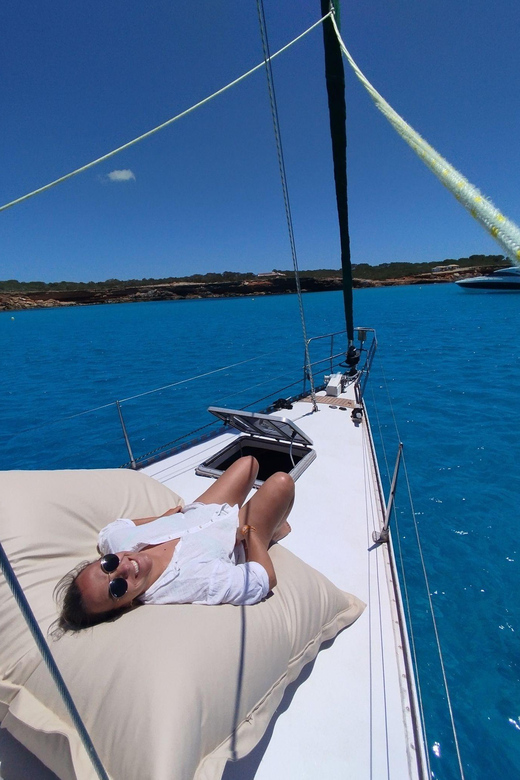 Private Sailboat Day-Trip from IBIZA to FORMENTERA - Snorkeling and SUP: how to make your 1-hour water window count