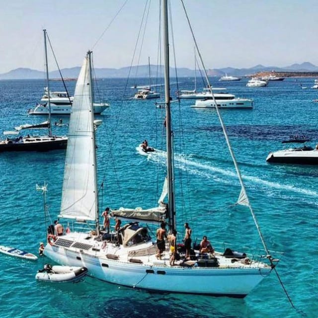 Private Sailing Experience Ibiza; Es Vedra at Sunset - Service Style: Captain Care and a Friendly Crew Dynamic