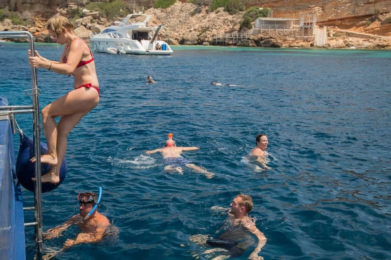 San Antonio: Es Vedrà & Formentera Boat Tour with Snorkeling - Sunset From the Boat: The Best Kind of Easy Ending