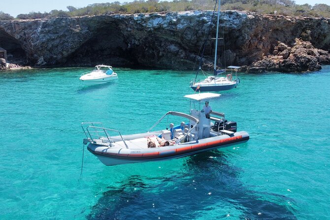 Speedboat tour to Es Vedra & Atlantis Ibiza - Meeting at Sant Antoni and getting set for a sporty ride