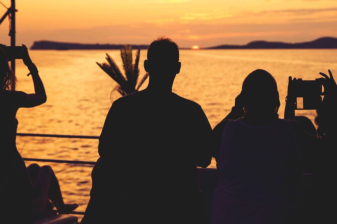 Sunset Beach Hopping Cruise, Cala Comte and Cala Bassa, SUP and snorkelling - Food and drinks: what’s included, and how to pace it