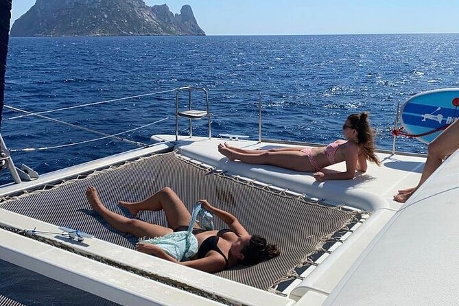 Sunset on a catamaran: from Es Vedrá to Cala Conta - Boat Comfort and Crew Style: What Makes the Experience Feel Right