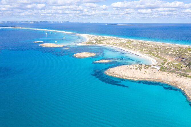 The Formentera Cruise in Balearic Islands - Onboard staff and food: the Damian factor